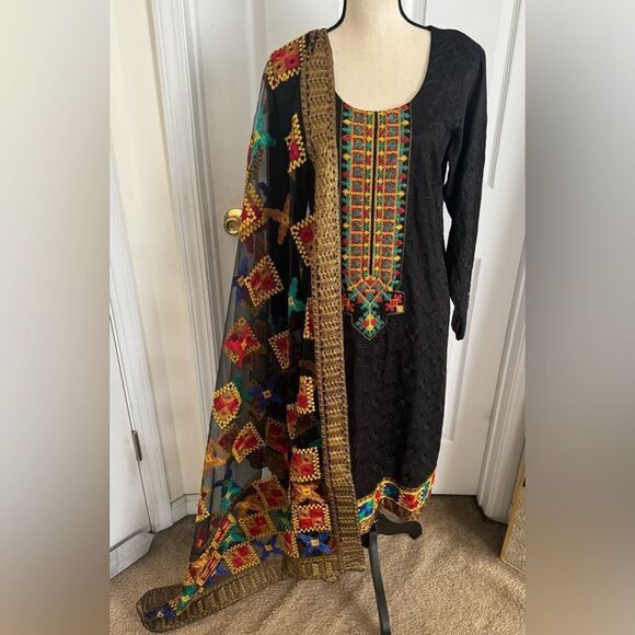 PAKISTANI DESIGNER DRESS 3 PIECE - Picture 4 of 10